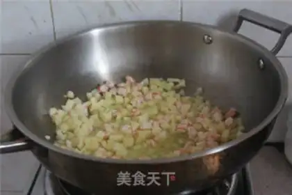 Make Potato shrimp rice step 2