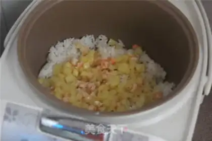 Make Potato shrimp rice step 4