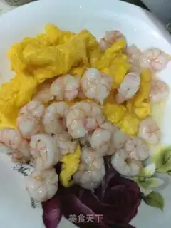 Make Shrimp eggs and broccoli step 4