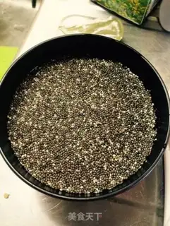 Make Qia seed rice round pudding step 0