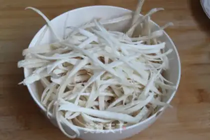 Make The dryer tore the mushrooms step 1