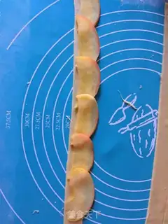 Make Rose apple rolls step 10