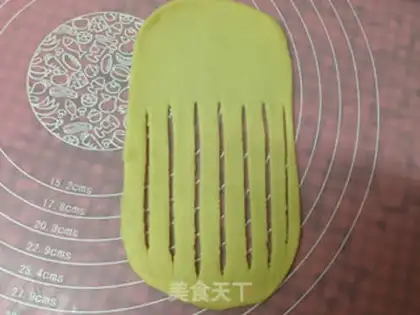 Make caterpillar bread step 7
