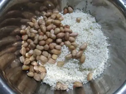 Make Peanut rice raisins step 2