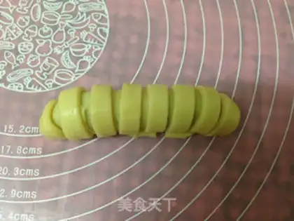 Make caterpillar bread step 10