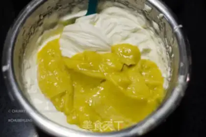 Make Thai durian mousse cake step 9