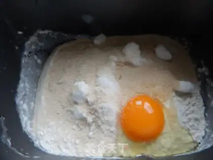 Make Let go of the meat and tear bread step 3