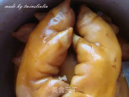 Make Soy pig hoofs step 4