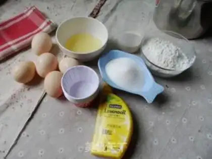 Make Cranberry cupcakes step 0