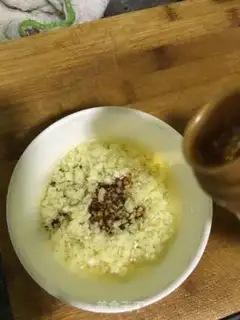 Make Garlic fan sap step 4