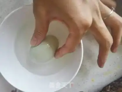 Make A duck egg step 3
