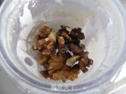 Make walnut tooth grinder step 0