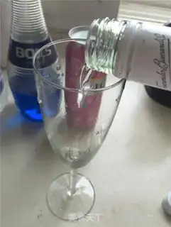 Make Blue cocktails from the sea step 1