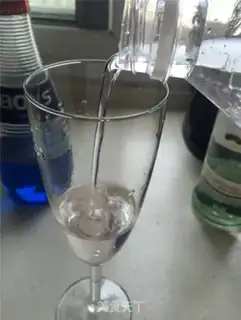 Make Blue cocktails from the sea step 3