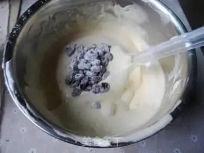 Make Cranberry cupcakes step 12