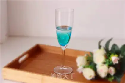 Make Blue cocktails from the sea step 6