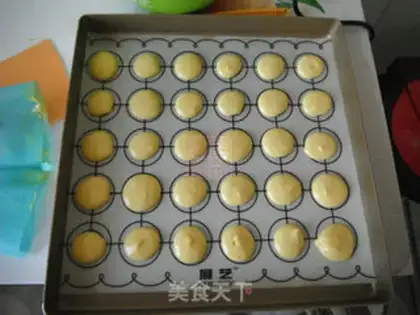 Make Little yolk cookies step 5