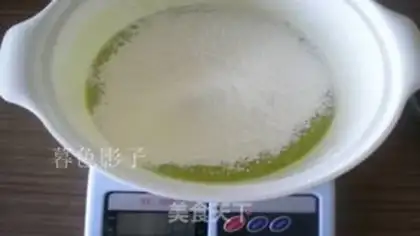 Make Cake and dinosaur cake step 2