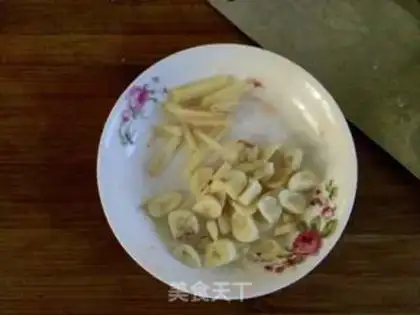 Make Celery beans with fried meat step 0