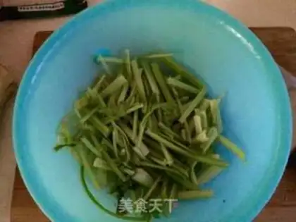 Make Celery beans with fried meat step 1