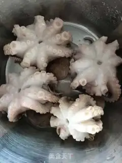 Make Roasted octopus step 0