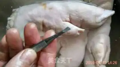 Make Spicy pig hoof step 2