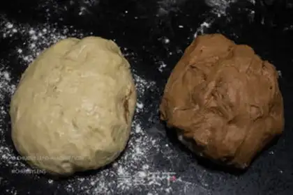 Make Chocolate two-coloured macaroni step 3