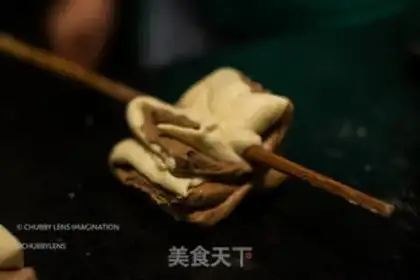Make Chocolate two-coloured macaroni step 8