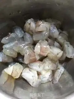 Make Shrimp fried eggs step 2