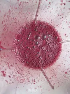 Make Cranberry popsicle step 1