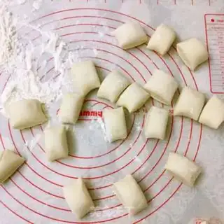 Make Onion bun step 6