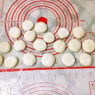 Make Onion bun step 7