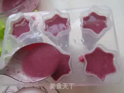 Make Cranberry popsicle step 6