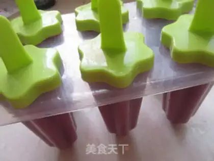 Make Cranberry popsicle step 8
