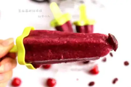 Make Cranberry popsicle step 9
