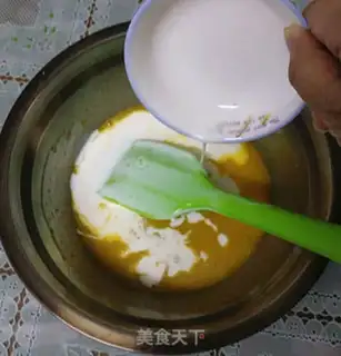 Make Four cream cake rolls step 2