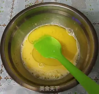 Make Four cream cake rolls step 3