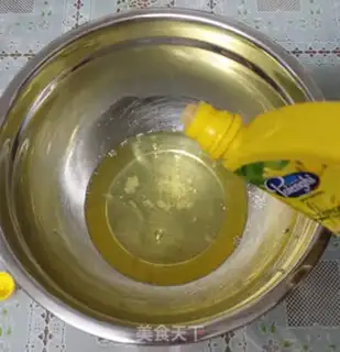 Make Four cream cake rolls step 6