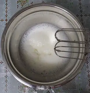 Make Four cream cake rolls step 8