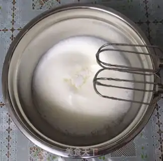 Make Four cream cake rolls step 9
