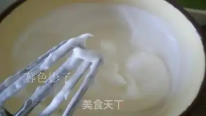Make Cherry juice cake rolls step 4