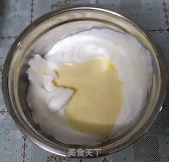 Make Four cream cake rolls step 12