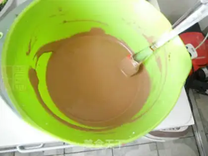 Make Big chocolate mousse cake step 17