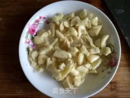 Make Garlic doll food step 1
