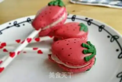 Make Strawberry macaroon lollipop step 11