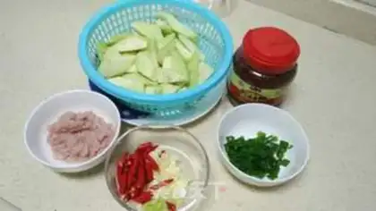 Make Bean petals and red cheese step 0