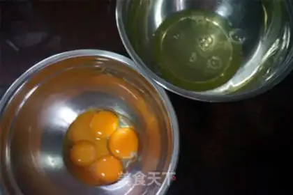 Make A five-colour rainbow cake step 0