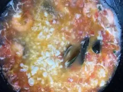 Make Tomato prawn soup step 4