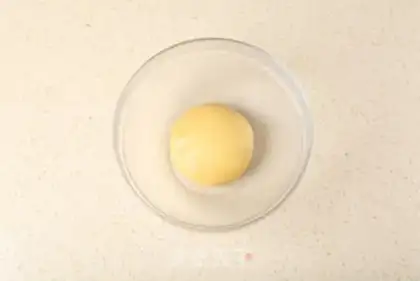 Make A cheese-leashed egg step 5