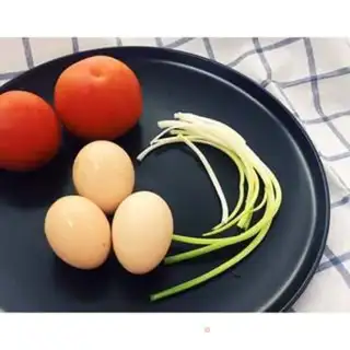 Make Tomato fried eggs step 0